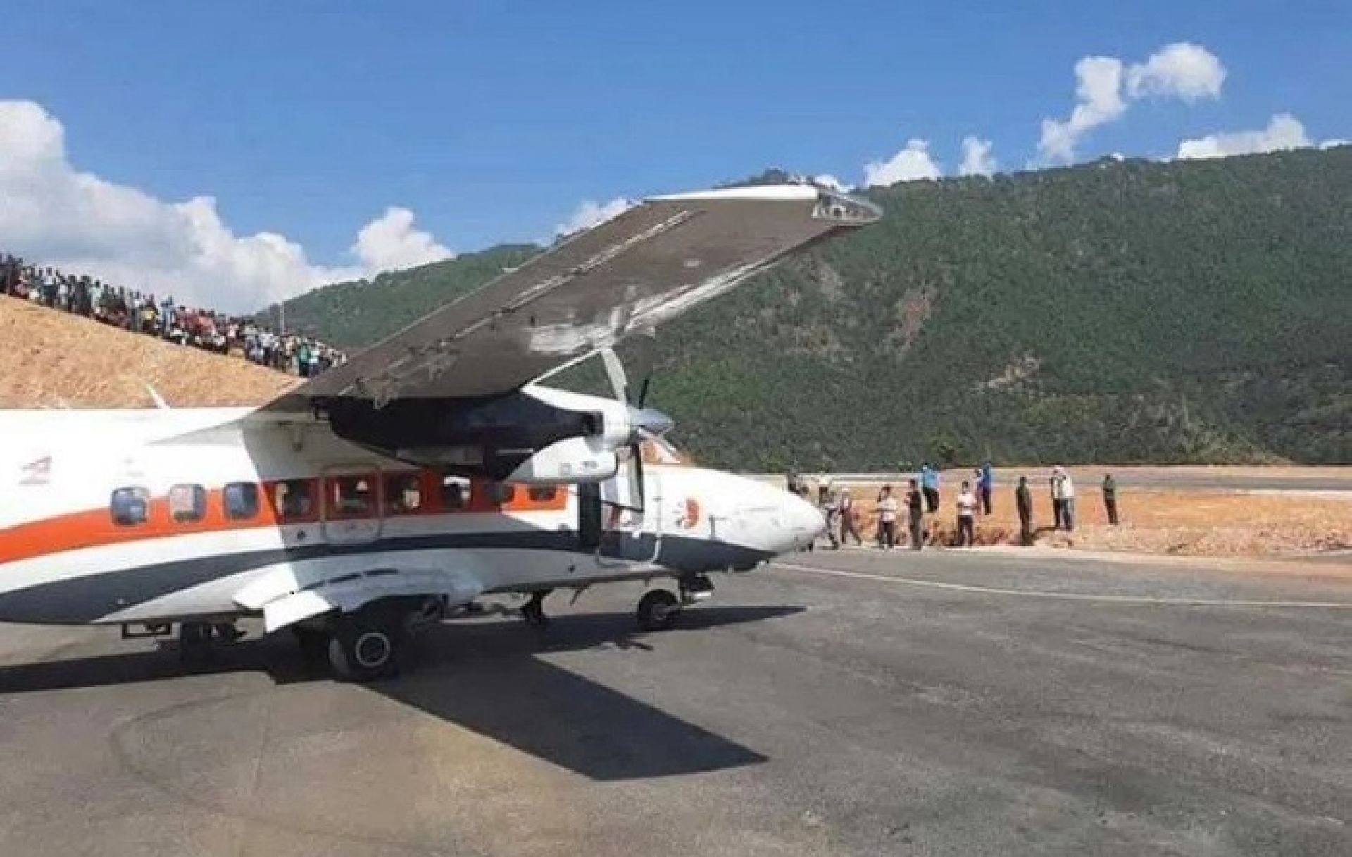 बैतडी विमानस्थल डेढ वर्षदेखि बन्द, धावनमार्ग बन्यो टिकटक बनाउने थलो